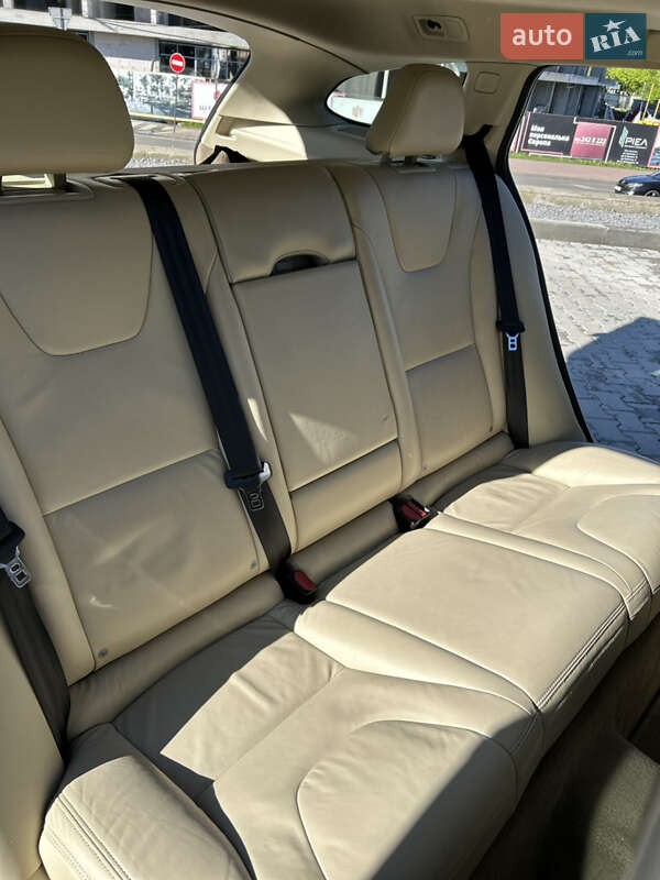 Универсал Volvo V60 2012 в Львове