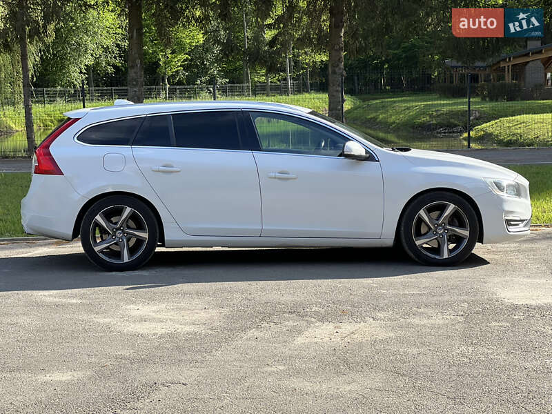 Універсал Volvo V60 2015 в Луцьку