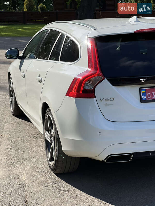 Універсал Volvo V60 2015 в Луцьку