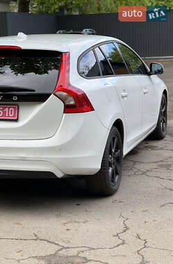 Универсал Volvo V60 2017 в 