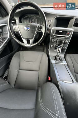 Универсал Volvo V60 2017 в 