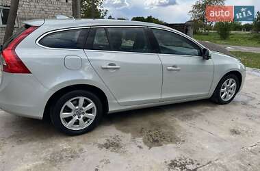 Универсал Volvo V60 2011 в 
