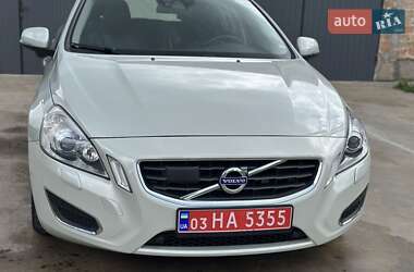 Универсал Volvo V60 2011 в 