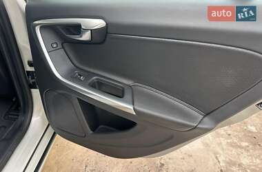 Универсал Volvo V60 2011 в 