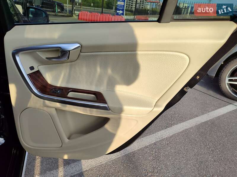 Универсал Volvo V60 2011 в Киеве