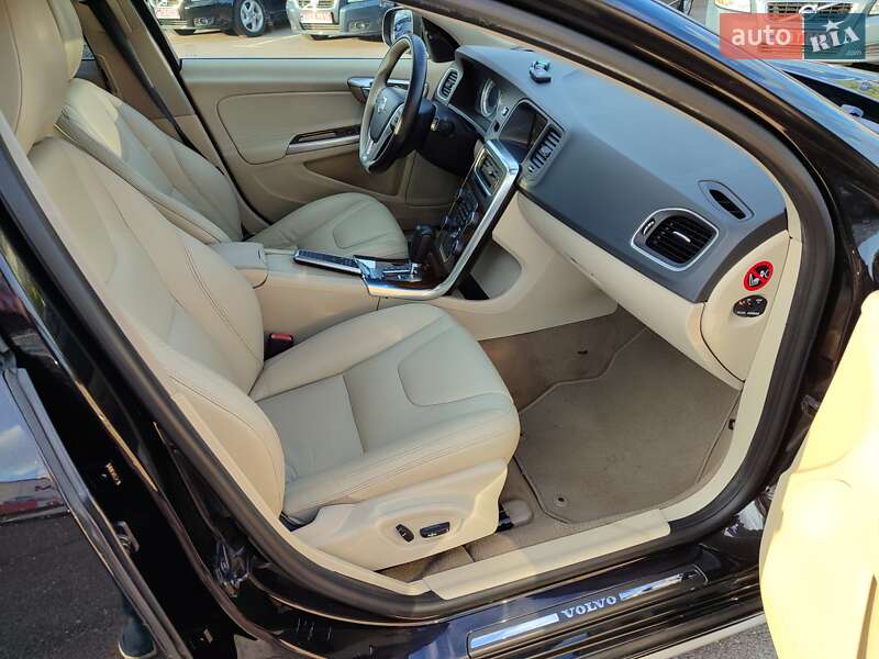 Универсал Volvo V60 2011 в Киеве
