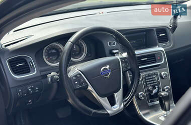 Универсал Volvo V60 2012 в 