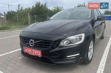 Универсал Volvo V60 2015 в 