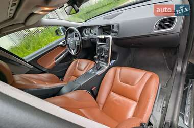 Универсал Volvo V60 2011 в 