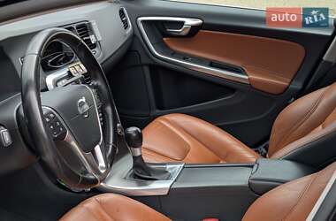 Универсал Volvo V60 2011 в 