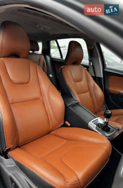 Универсал Volvo V60 2011 в 