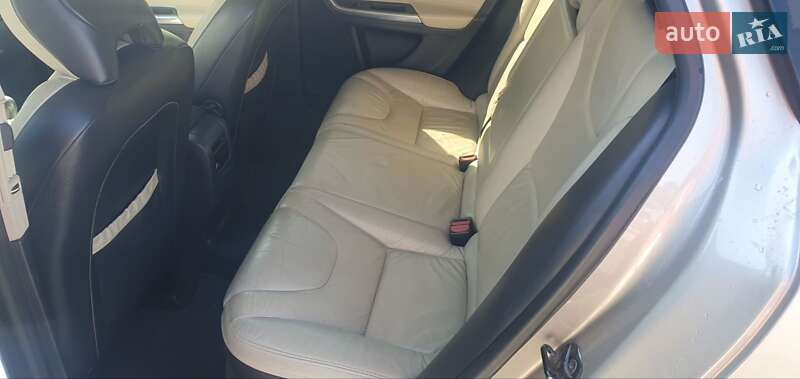 Универсал Volvo V60 2011 в Луцке