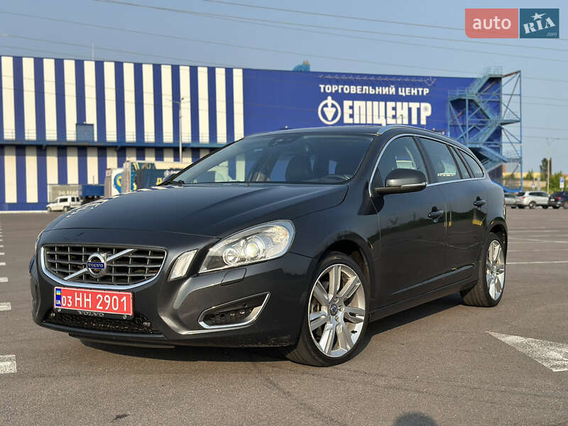 Универсал Volvo V60 2012 в 