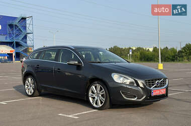 Универсал Volvo V60 2012 в 