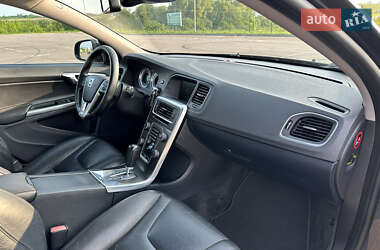 Универсал Volvo V60 2012 в 