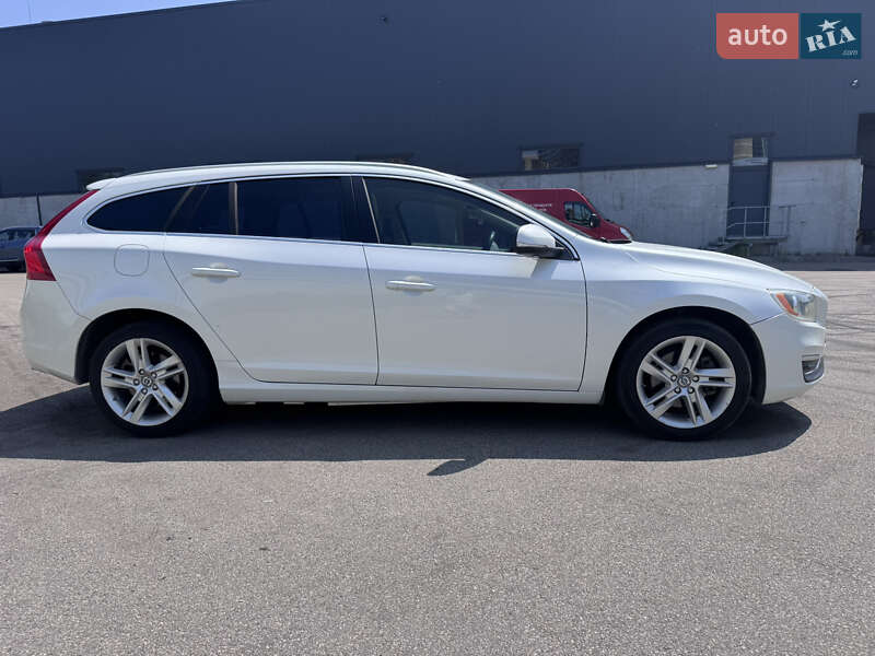 Универсал Volvo V60 2015 в Киеве