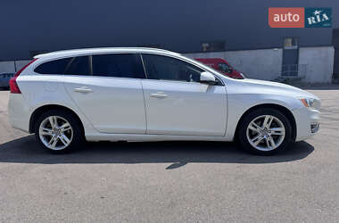 Универсал Volvo V60 2015 в 