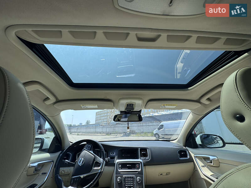 Универсал Volvo V60 2015 в Киеве