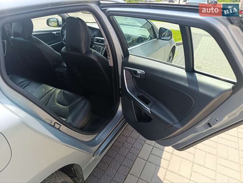 Универсал Volvo V60 2011 в Львове фото 34 Универсал Volvo V60 2011 в Львове