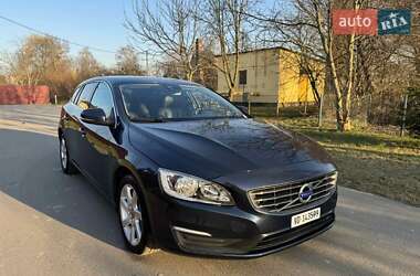Универсал Volvo V60 2015 в 