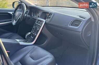 Универсал Volvo V60 2015 в 