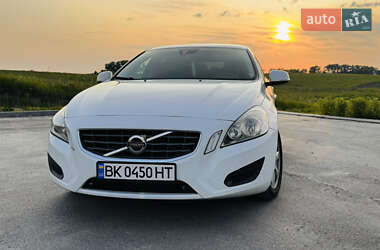 Универсал Volvo V60 2011 в 