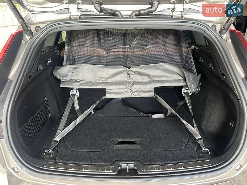 Универсал Volvo V60 2021 в Ровно