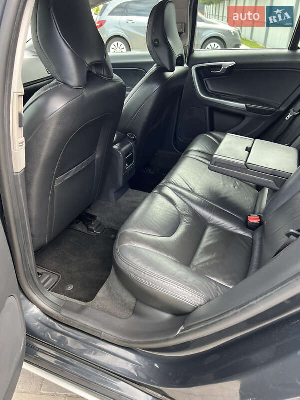 Универсал Volvo V60 2011 в Луцке