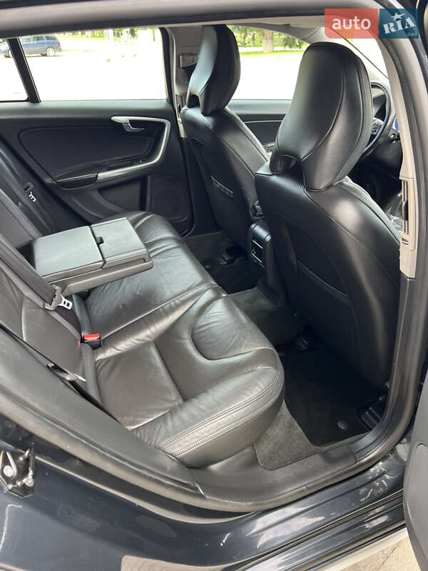 Универсал Volvo V60 2011 в Луцке