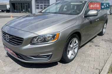 Универсал Volvo V60 2015 в 