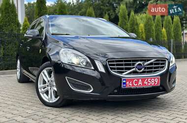 Универсал Volvo V60 2012 в 