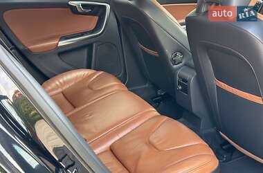 Универсал Volvo V60 2012 в 