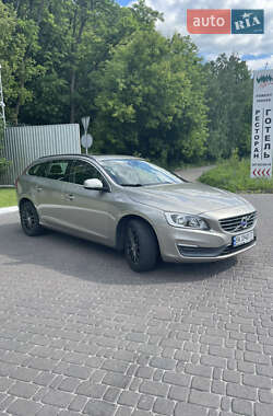 Универсал Volvo V60 2015 в 