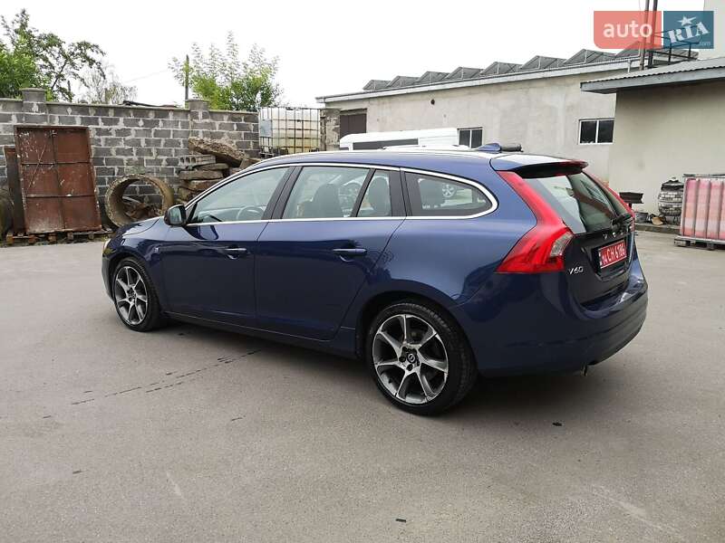 Универсал Volvo V60 2015 в Калуше