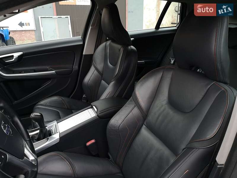 Универсал Volvo V60 2015 в Калуше