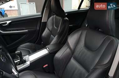 Универсал Volvo V60 2015 в 