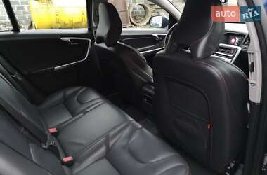 Универсал Volvo V60 2015 в 