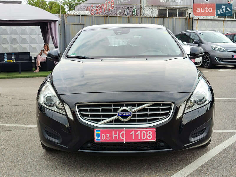 Универсал Volvo V60 2012 в Киеве