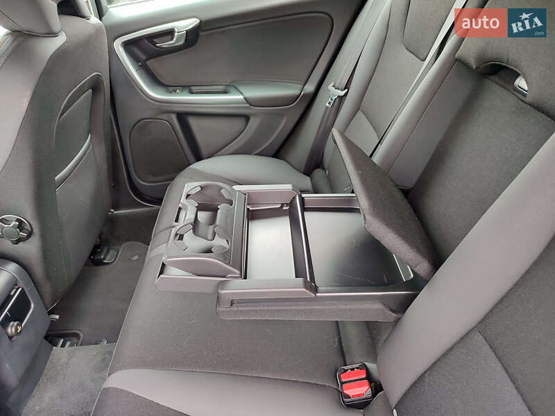 Универсал Volvo V60 2012 в Киеве