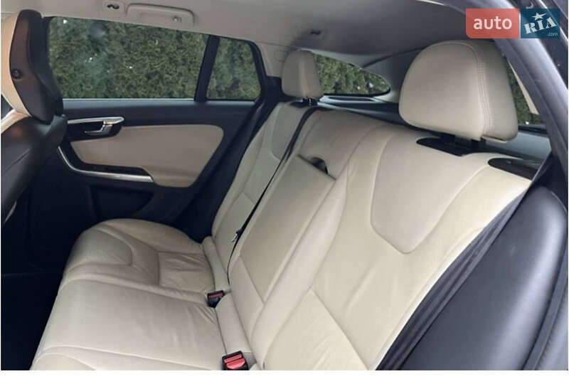 Универсал Volvo V60 2011 в Сарнах
