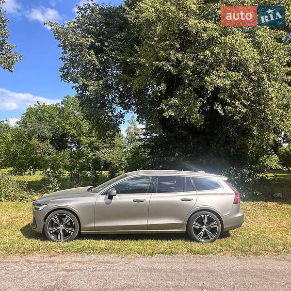 Volvo V60 2021