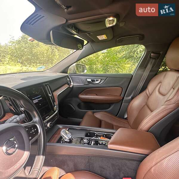 Универсал Volvo V60 2021 в Ровно