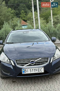 Универсал Volvo V60 2012 в Полтаве