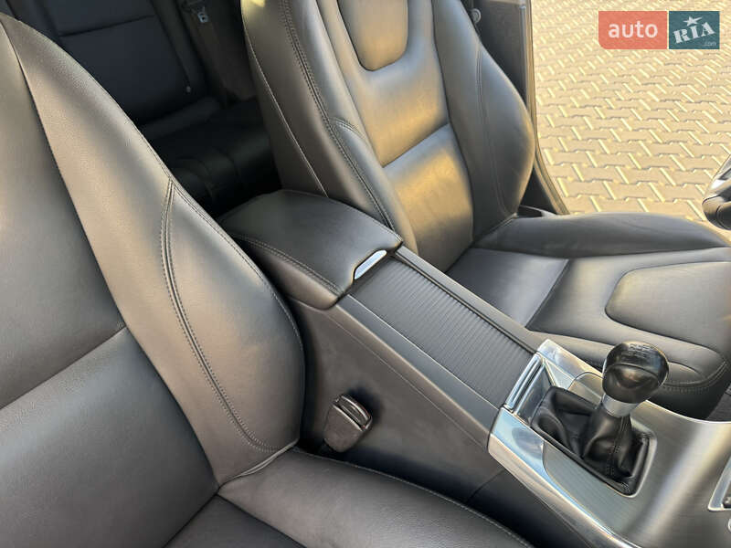 Універсал Volvo V60 2014 в Миколаєві