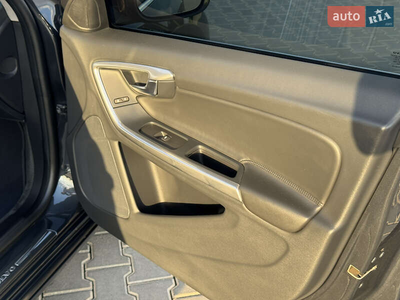 Універсал Volvo V60 2014 в Миколаєві