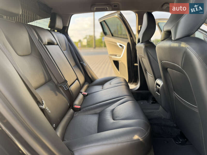 Універсал Volvo V60 2014 в Миколаєві