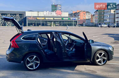 Универсал Volvo V60 2014 в 