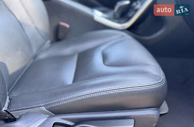 Универсал Volvo V60 2014 в 