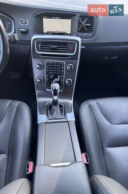 Универсал Volvo V60 2014 в 