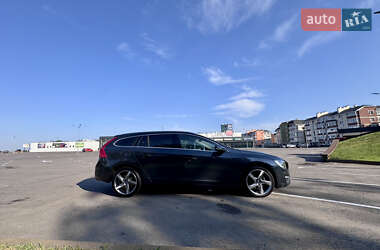 Универсал Volvo V60 2014 в 